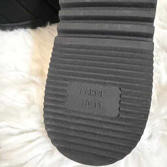 Børn Black Quilted Slip-On Slippers Comfy Indoor Outdoor Shoes Size Large 10–11 - Picture 7 of 7